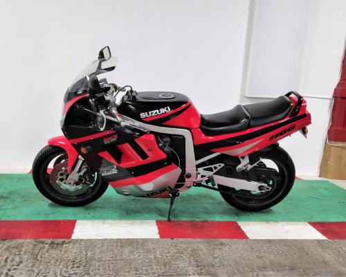 SUZUKI 1100 GSXR