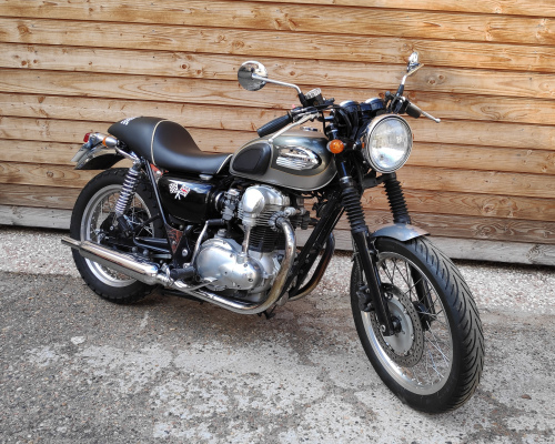 KAWASAKI W 650